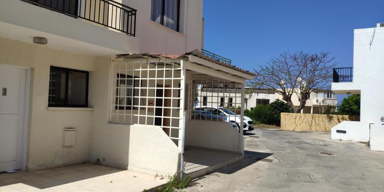 Isabella Townhouse Villa Paphos Eksteriør billede