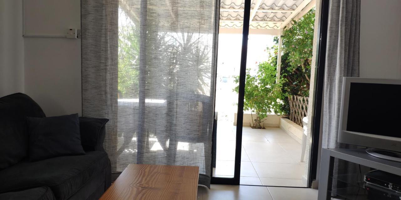 Isabella Townhouse Villa Paphos Eksteriør billede